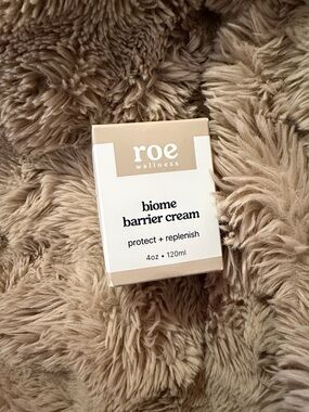 ROE Biome Barrier Cream - Beige & White Box